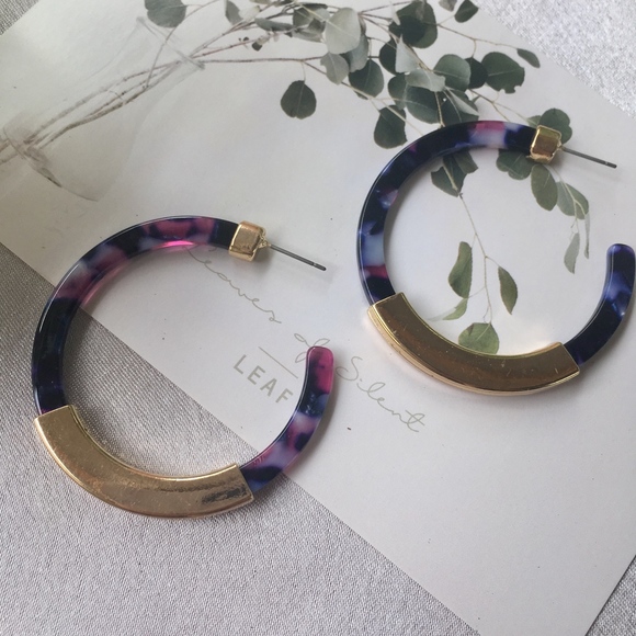 Purple Gold Bar Acrylic Tortoise Hoop Earrings - Picture 2 of 7